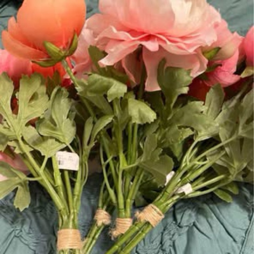 Pottery Barn 1: Faux Ranunculus / flower 💐 Bouquet  NWT - Picture 7 of 11